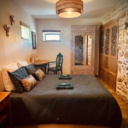 De L'archerie Classe 4 Etoiles, 9 Personnes *