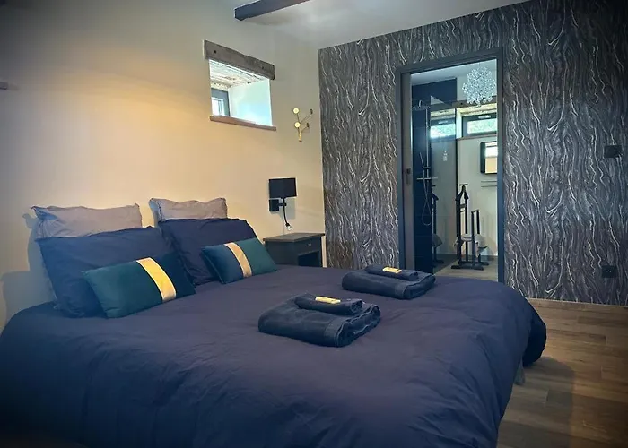 De L'archerie Classe 4 Etoiles, 9 Personnes Nyaraló